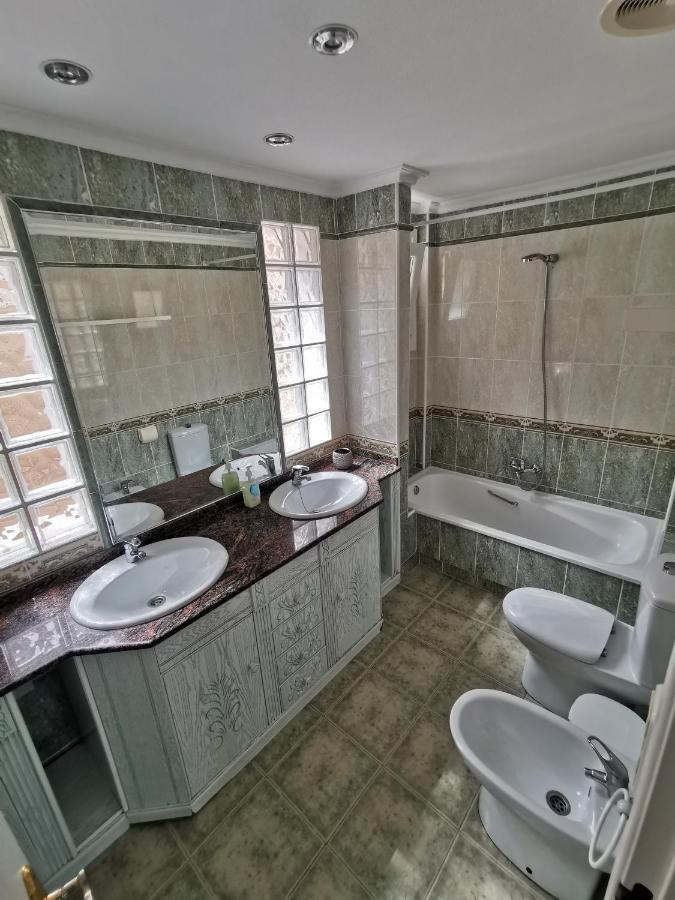 Villa Spacious With Private Pool And Views